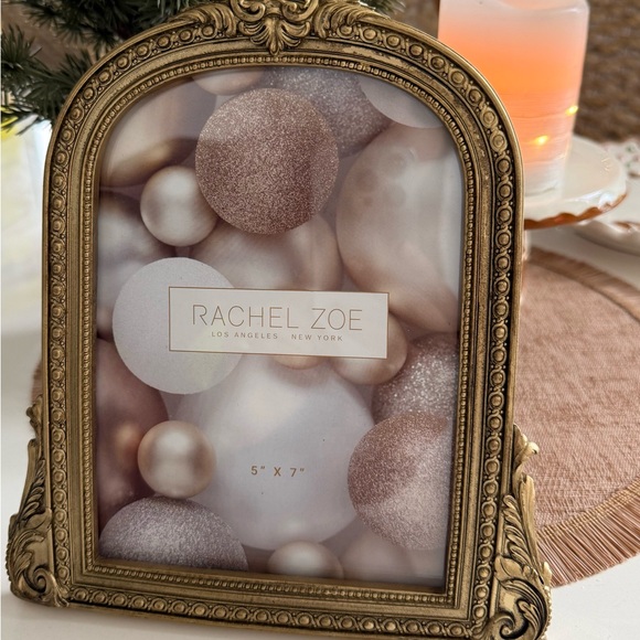 Rachel Zoe NWOT Victorian Gold Picture Frame 5x7 Cottagecore
Roses Farmhouse - Picture 5 of 5
